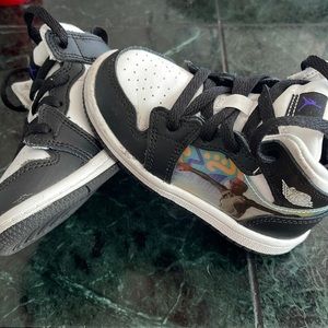 Jordan 1 holograms size 6c